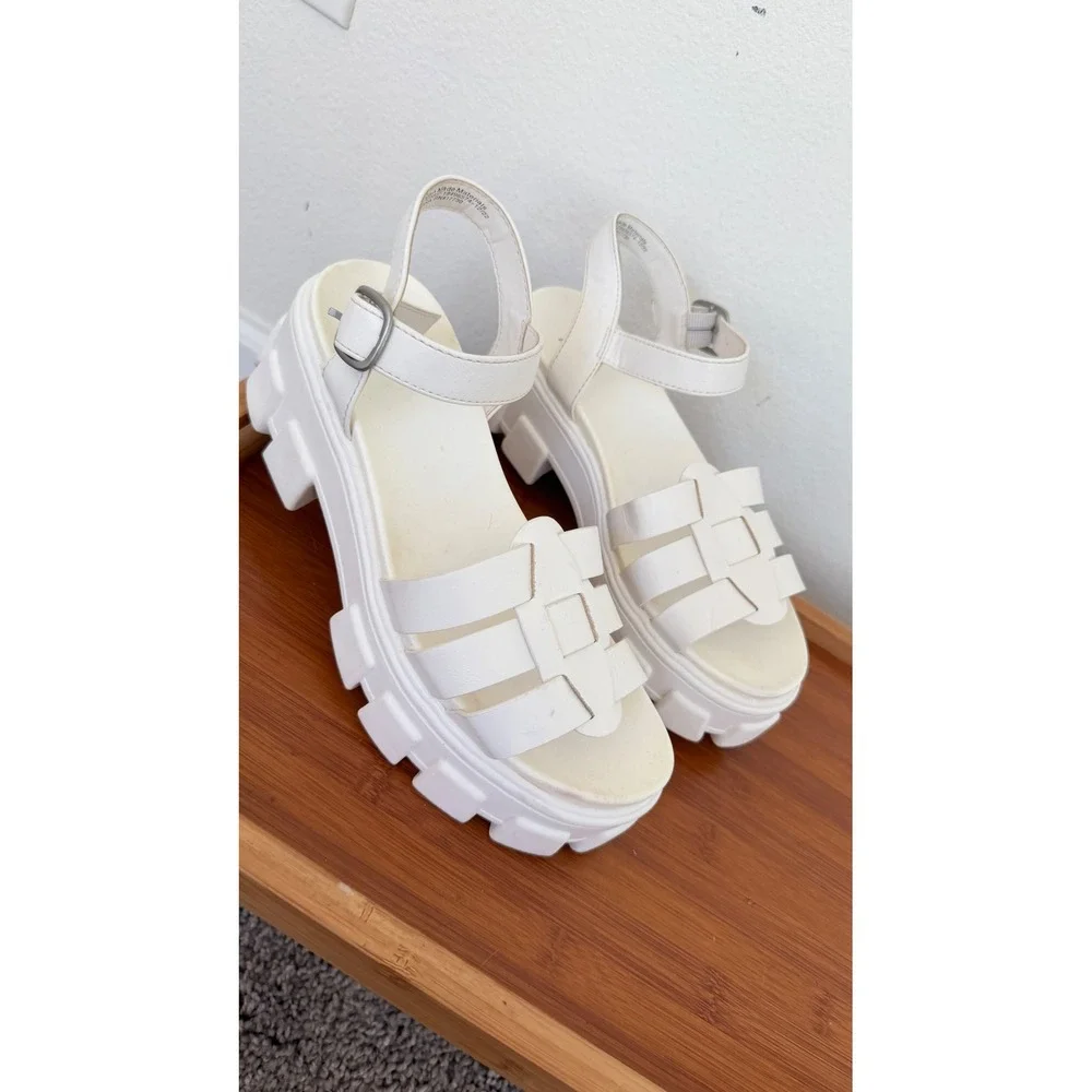 Wild Fable Womens White Chunky Lug Sole Platform Gladiator Sandals Size 7.5